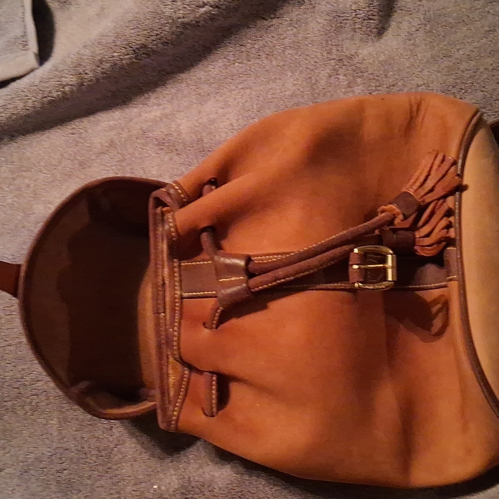 Rare Vintage Dooney And Bourke Suede Tan Leather Backpack Like New - Picture 4 of 16